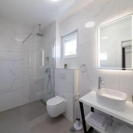 Luxury With Heated Pool Villa *