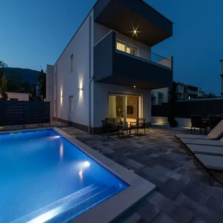 Luxury With Heated Pool Kaštela